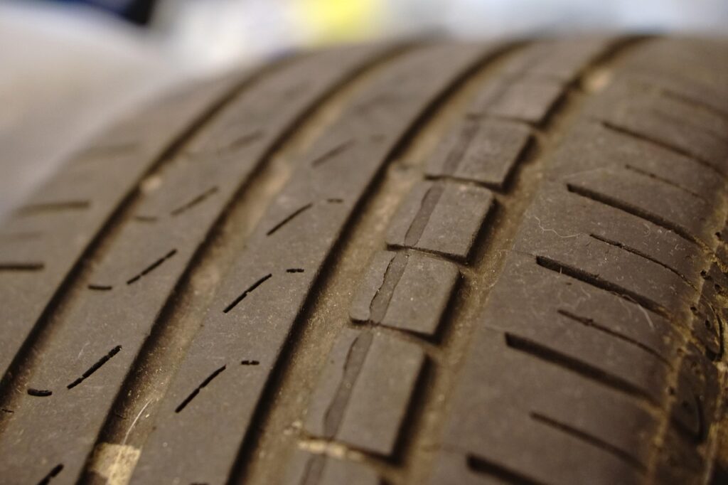 pneu, tire, wheel, automobile, road, rubber, profile, winter, asphalt, pneu, pneu, pneu, pneu, pneu, acessórios automotivos